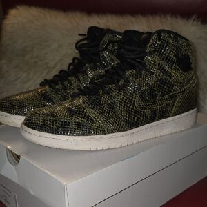 Jordan 1 Retro Hi Premium, Olive and Black High-Top Sneakers, Sz 11, Womens
